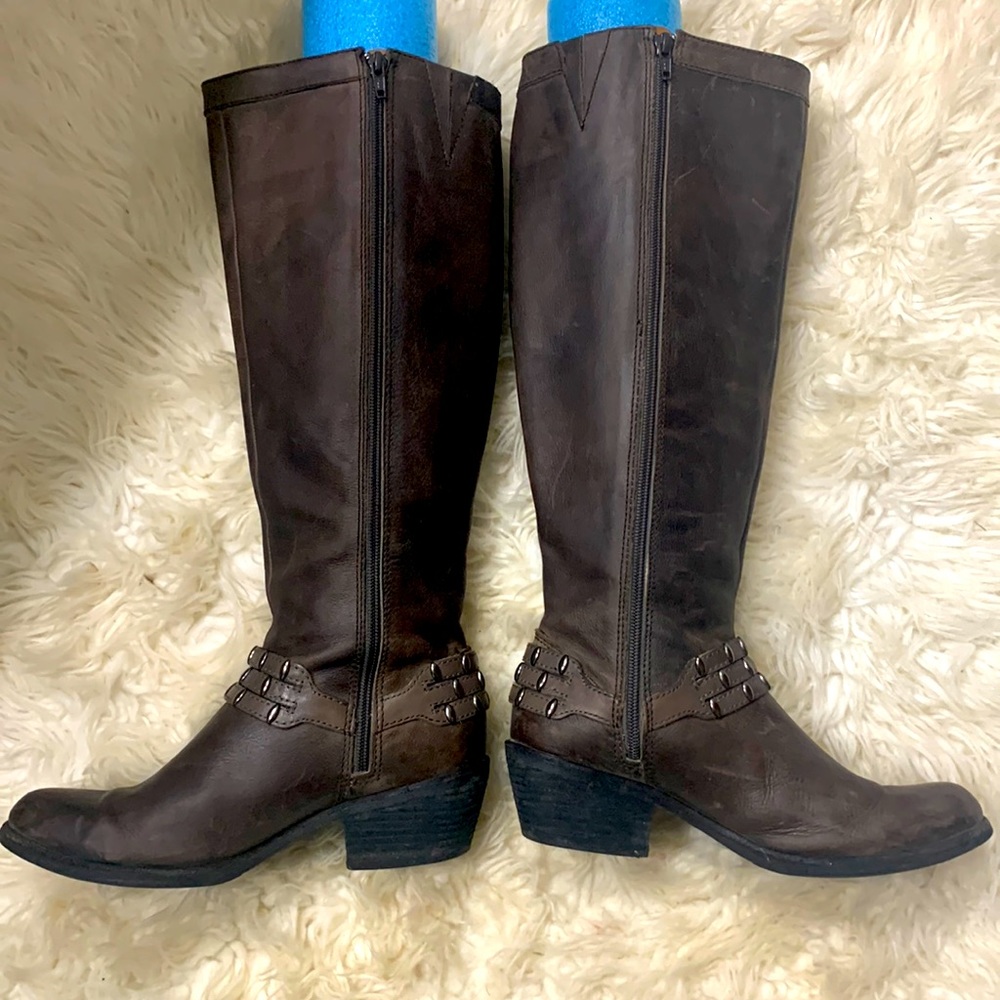 Antonio Melani Leather Tall boot size 8 color is what I would call sealskin. - Picture 2 of 12